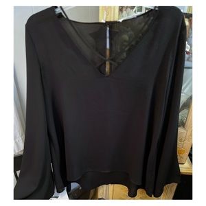 LUSH ladies too size medium. Lightweight, scoop neck. Long-sleeve. Work or party